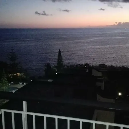 Shearwaters - Sounds Of The Sea Apartman *
